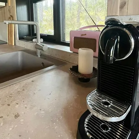 Moderne Hoyt Over Storelva Ved Lägenhet *